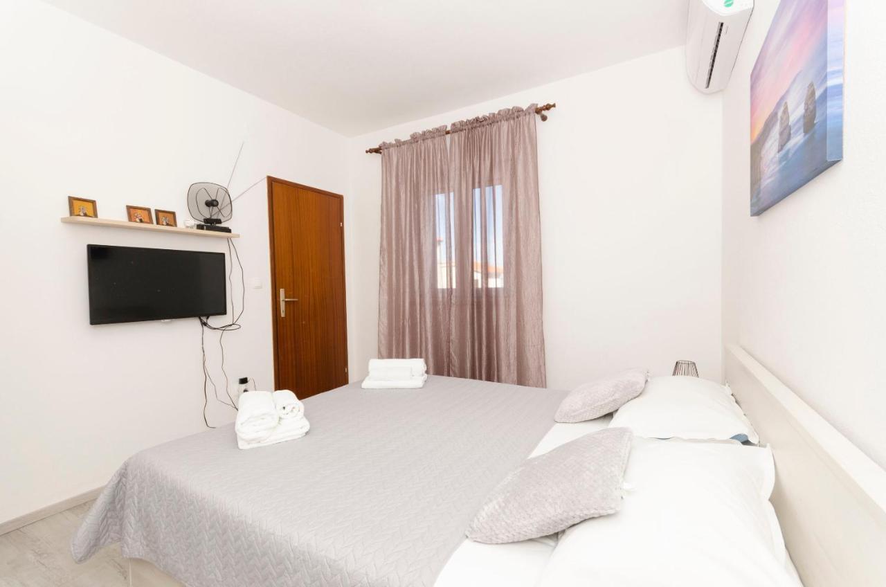 סופטאר Apartments Silvana מראה חיצוני תמונה