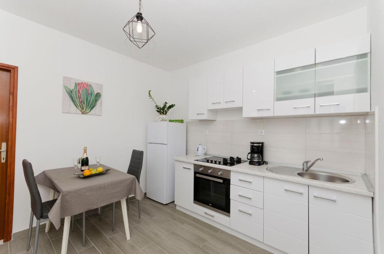 סופטאר Apartments Silvana מראה חיצוני תמונה